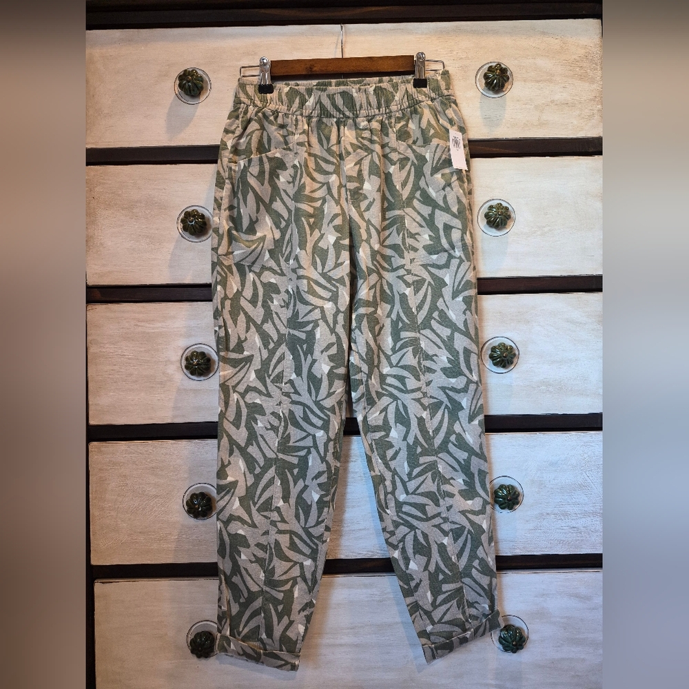 Old Navy Olive and Beige Leaf Print Joggers
